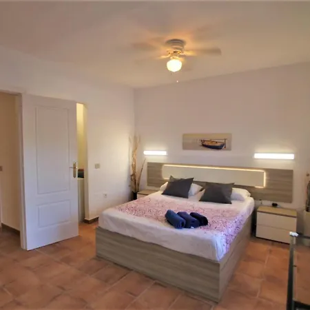 La Vela Baja Apartment *